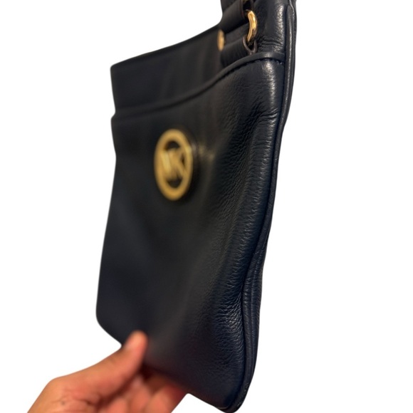 Michael Kors navy blue and Tan Crossbody Bag - Picture 3 of 10